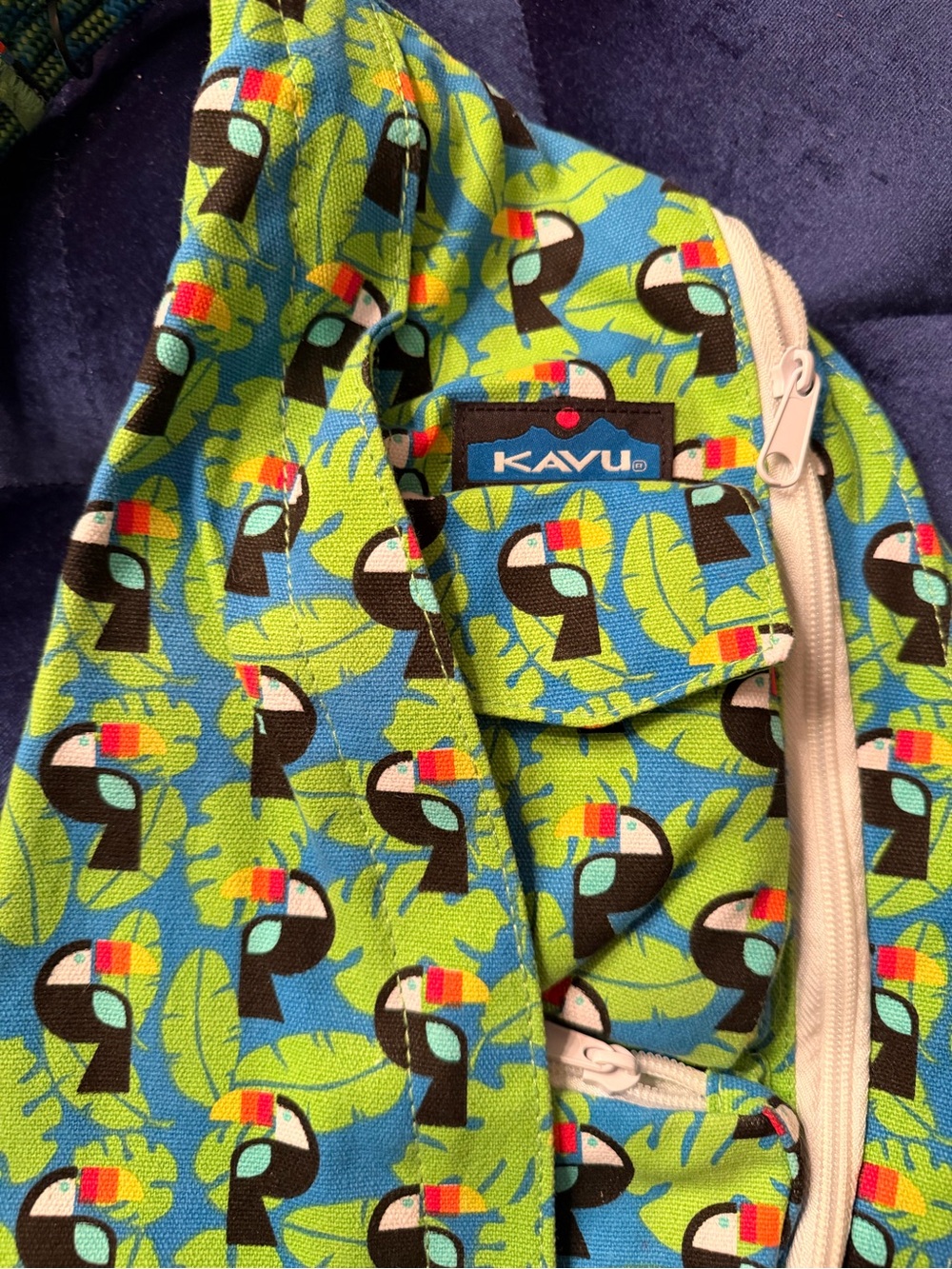 Kavu Toucan Print Sling Bag - Turquoise & Lime